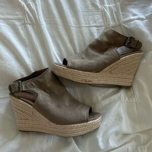Tan Wedges